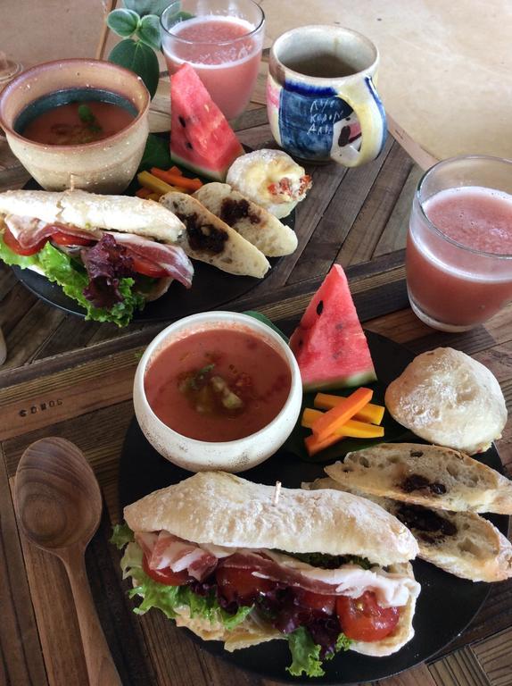 Somos Bed and Breakfast Kunigami Εξωτερικό φωτογραφία